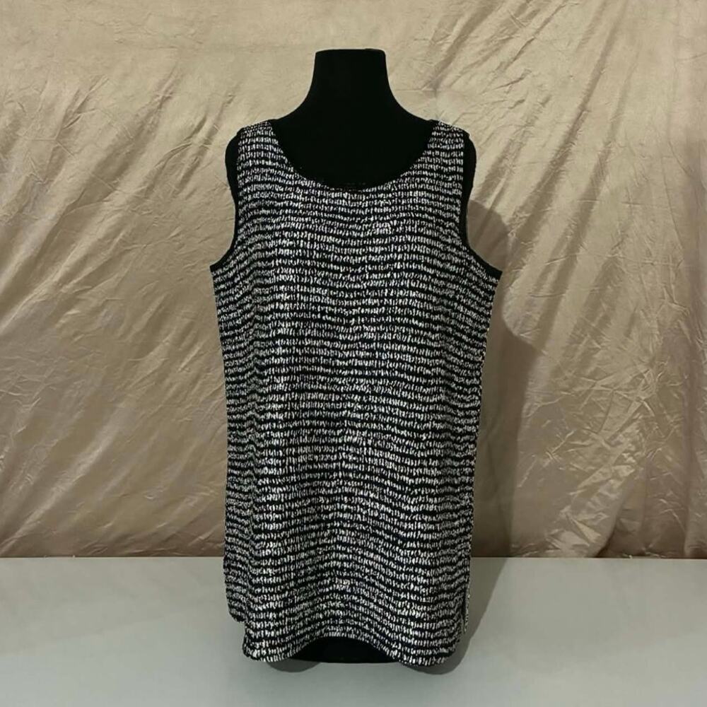 Chico's B&W Popcorn Style Tank and Jacket - Size 2 (12/4) - Picture 3 of 10